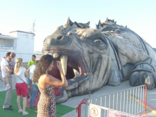 Dinozaurii au ajuns în Mamaia